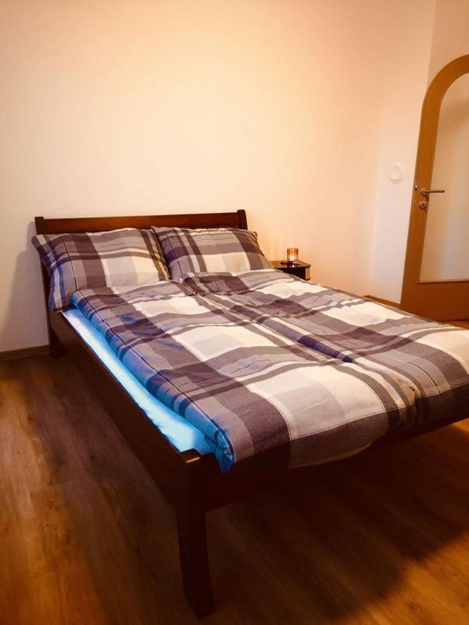 Thermenland-Traum Apartment Fuerstenfeld Bagian luar foto