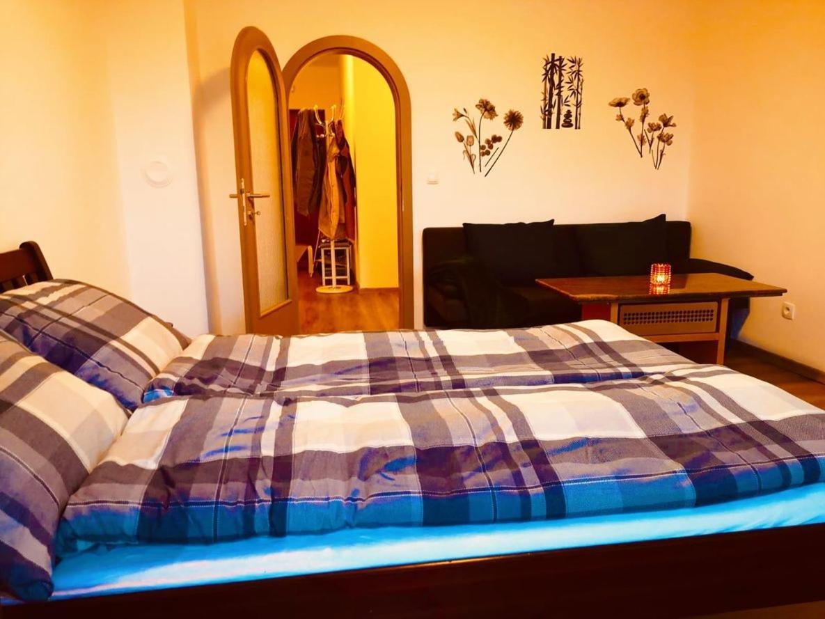 Thermenland-Traum Apartment Fuerstenfeld Bagian luar foto